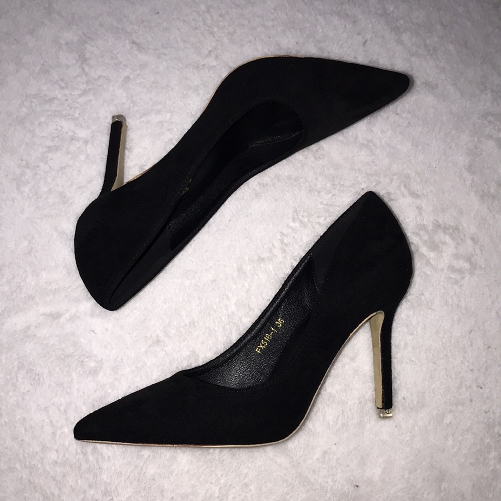 BIGTREE Black Suede Slip-On Heels 👠